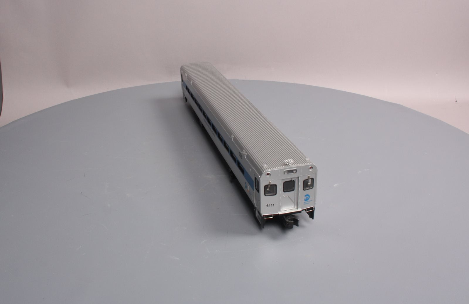 Atlas 62441 Metro North Comet II 6111 Coach (3 Rail) – Trainz