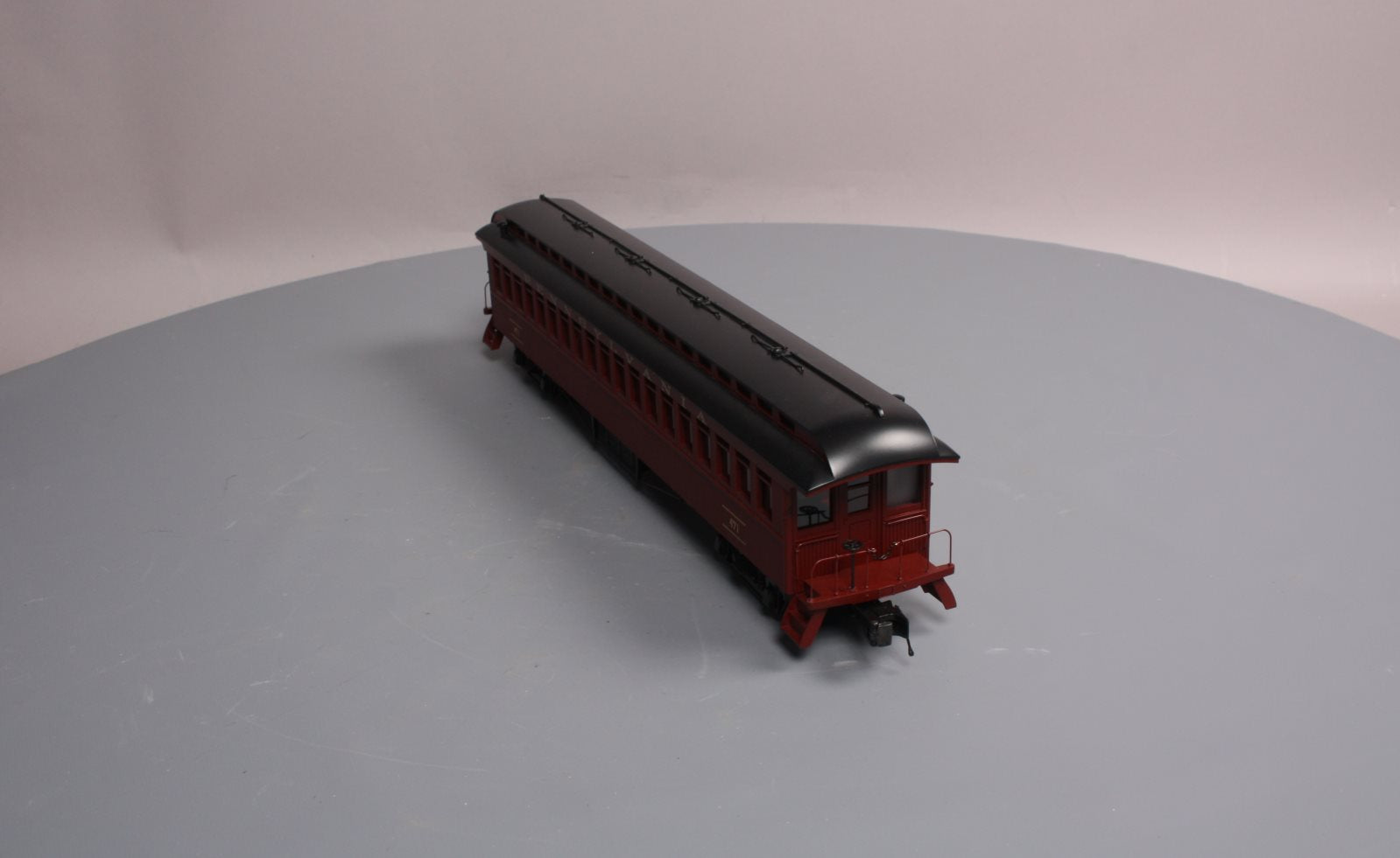 MTH 20-62018 Pennsylvania 64’ Woodsided Coach Car