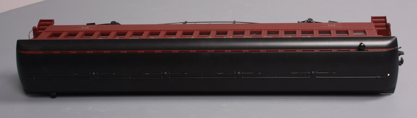 MTH 20-62018 Pennsylvania 64’ Woodsided Coach Car