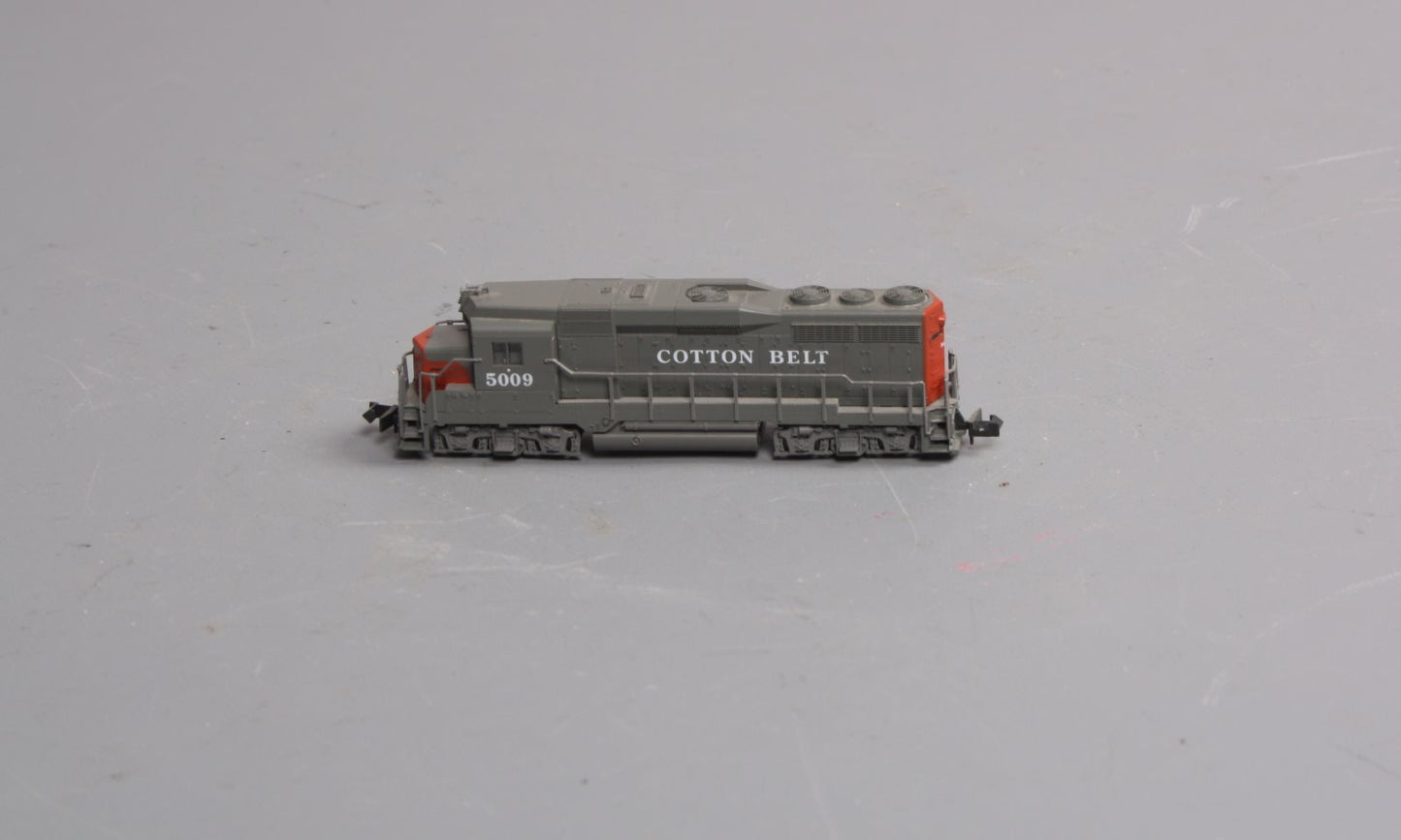 Atlas 4711 N Cotton Belt EMD GP30 Diesel Locomotive #5009