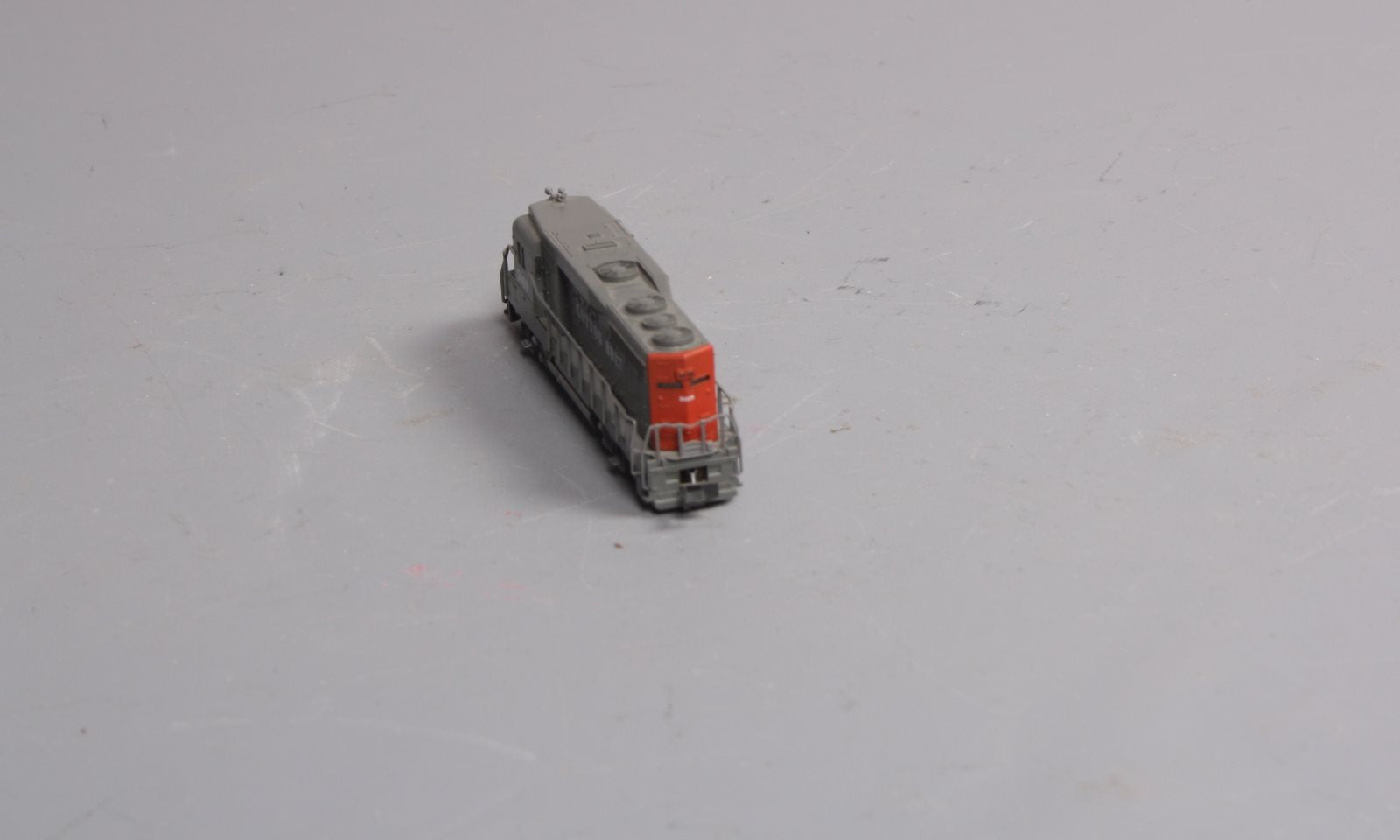 Atlas 4711 N Cotton Belt EMD GP30 Diesel Locomotive #5009