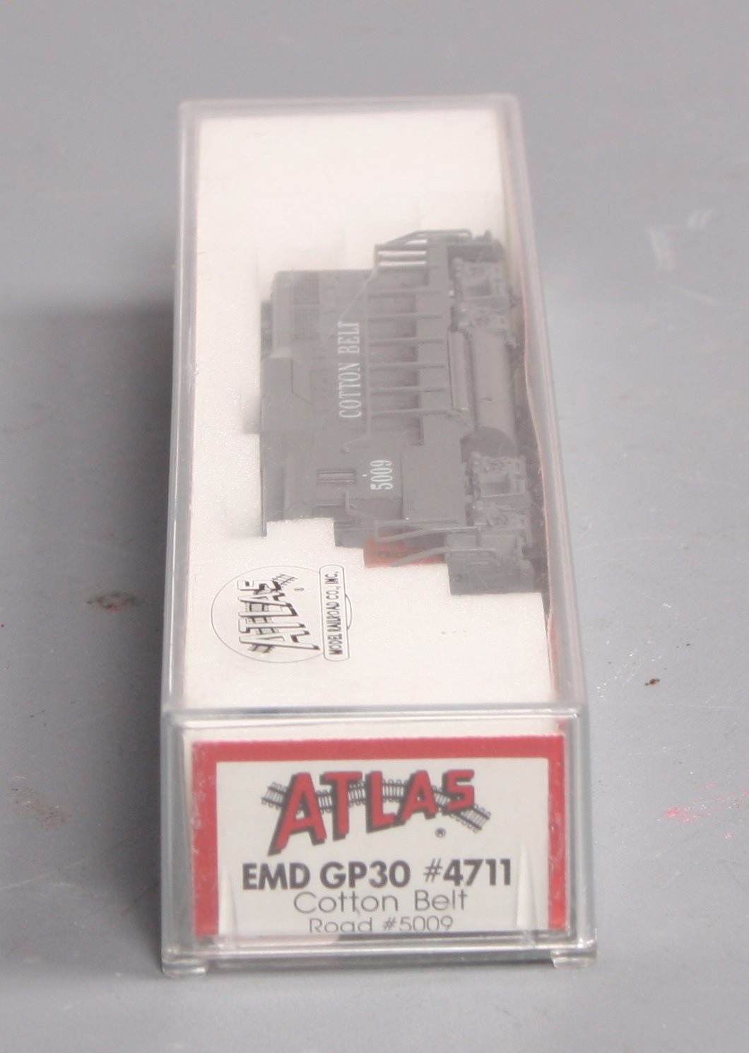 Atlas 4711 N Cotton Belt EMD GP30 Diesel Locomotive #5009