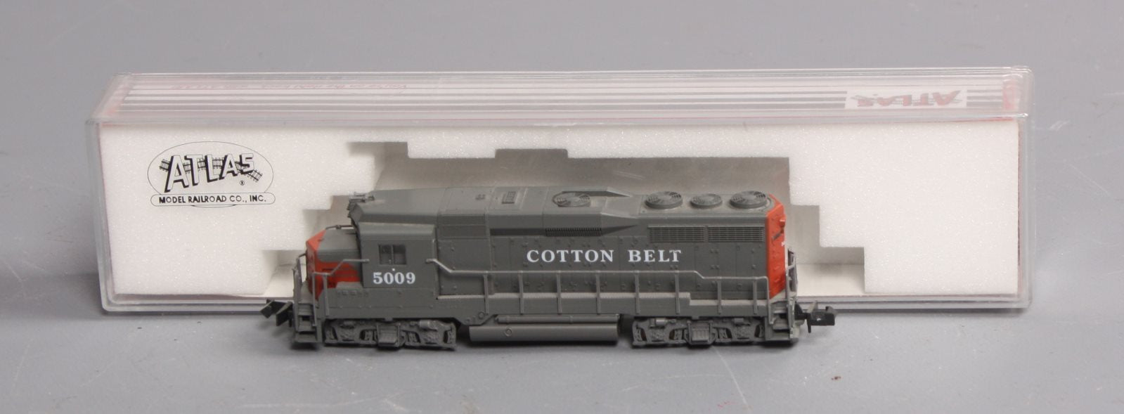 Atlas 4711 N Cotton Belt EMD GP30 Diesel Locomotive #5009