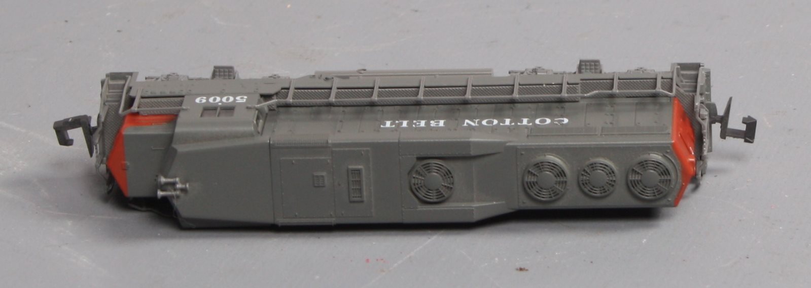 Atlas 4711 N Cotton Belt EMD GP30 Diesel Locomotive #5009
