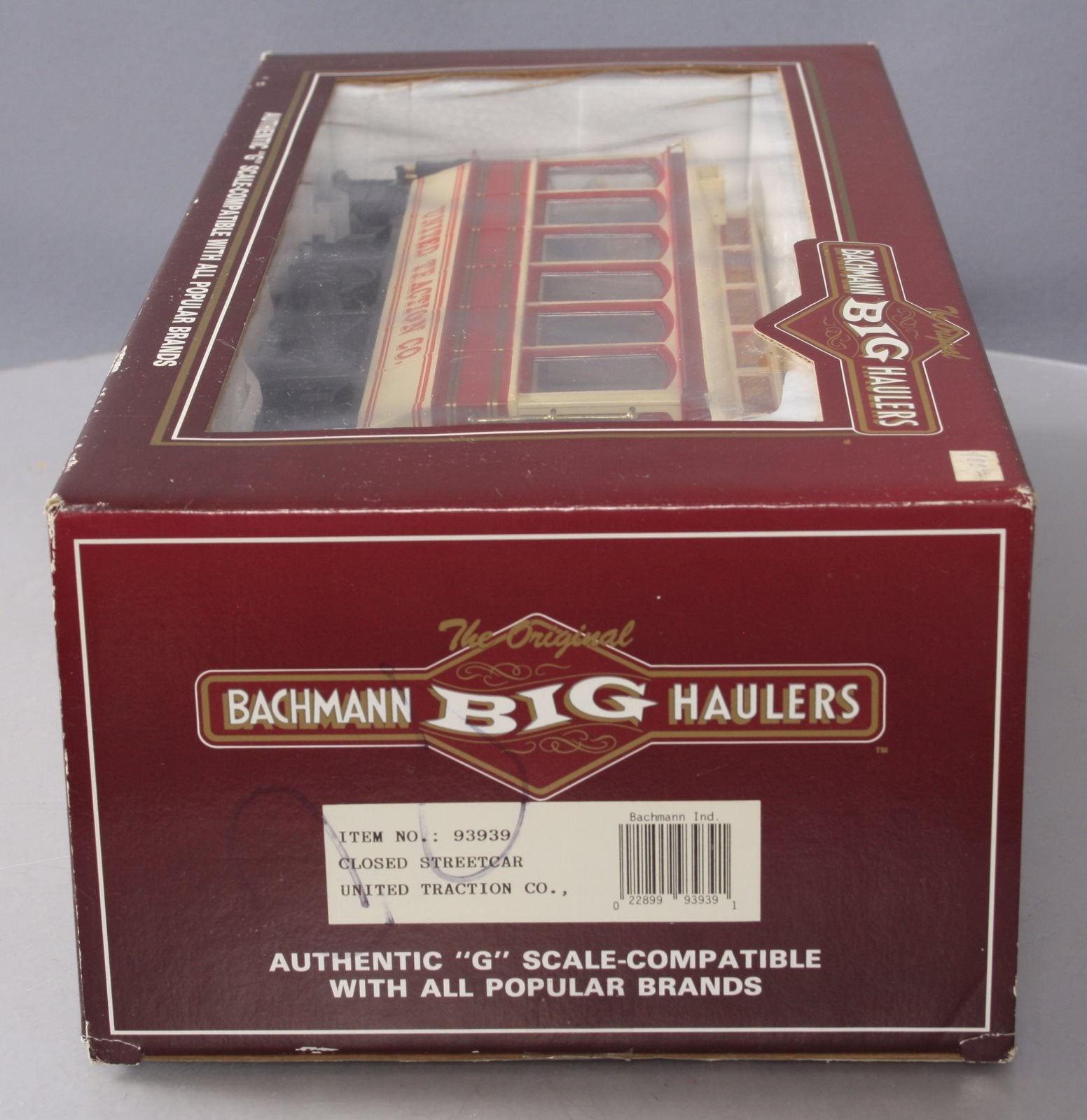 Bachmann 93939 G Scale Closed Street Car United Traction - w