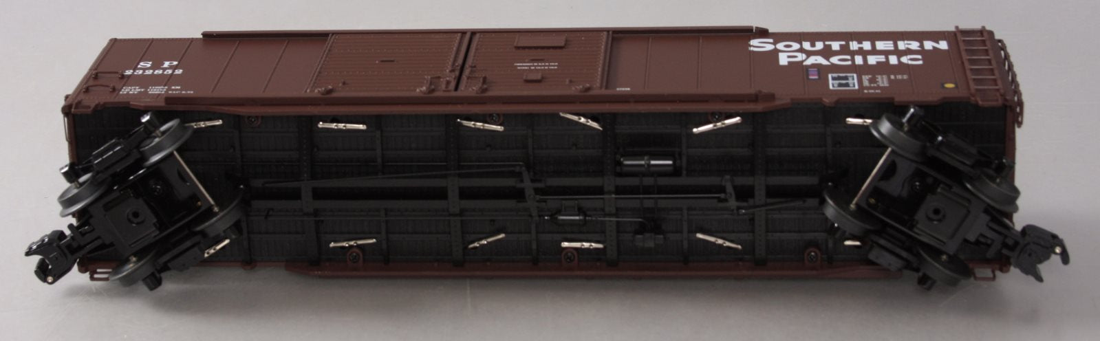 Lionel 6-27239 Southern Pacific Double Door Boxcar #232852 with Auto Rack