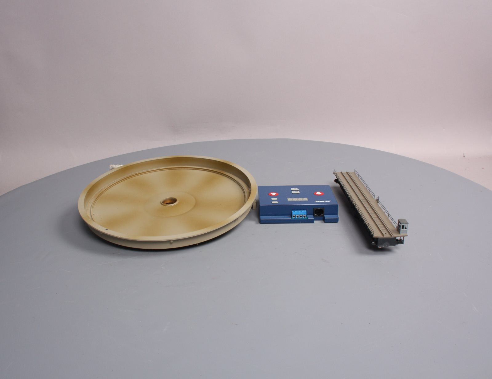 Walthers 933-2616 N Scale 130' Motorized Turntable W/DCC