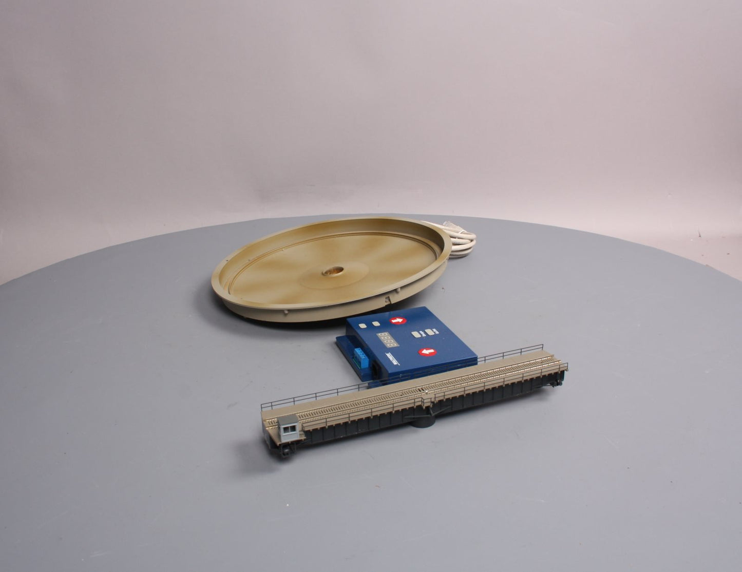 Walthers 933-2616 N Scale 130' Motorized Turntable W/DCC