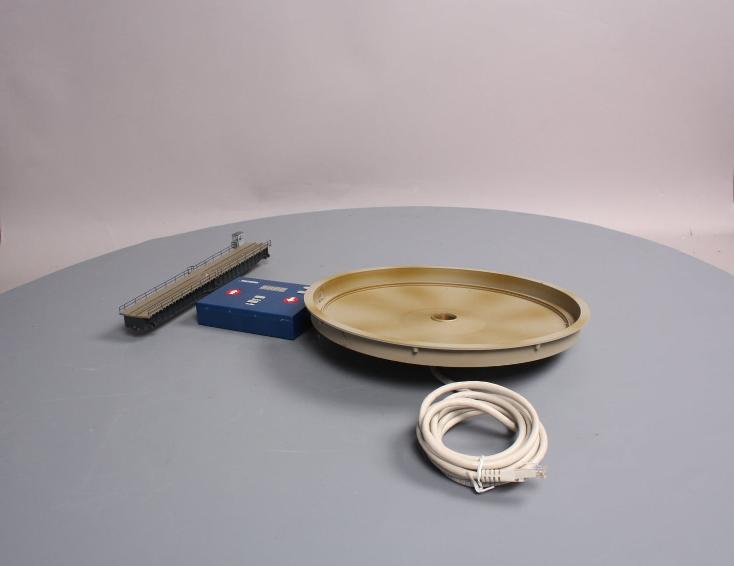 Walthers 933-2616 N Scale 130' Motorized Turntable W/DCC