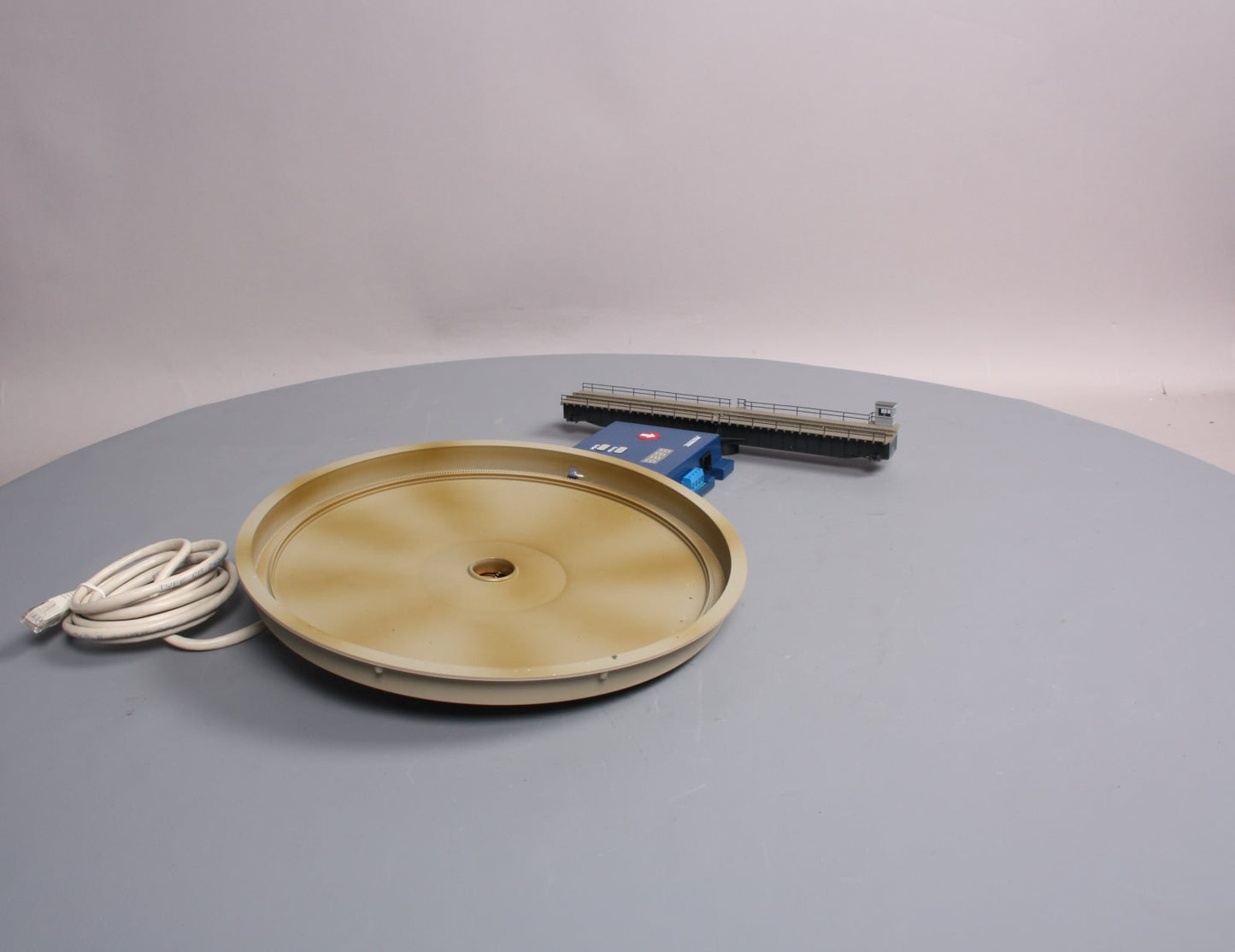 Walthers 933-2616 N Scale 130' Motorized Turntable W/DCC