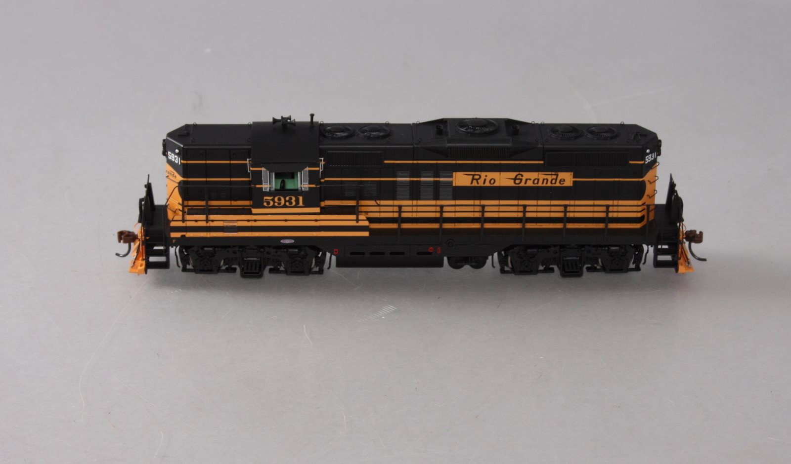 Athearn G64252 HO D&RGW GP9 Diesel Locomotive with DCC & Sound #5931