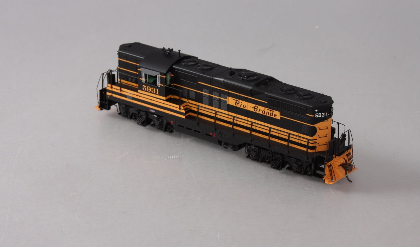 Athearn G64252 HO D&RGW GP9 Diesel Locomotive with DCC & Sound #5931