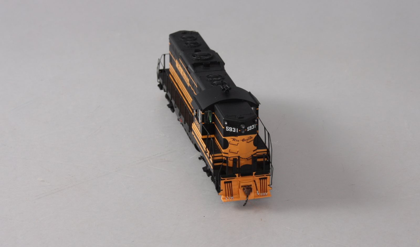Athearn G64252 HO D&RGW GP9 Diesel Locomotive with DCC & Sound #5931