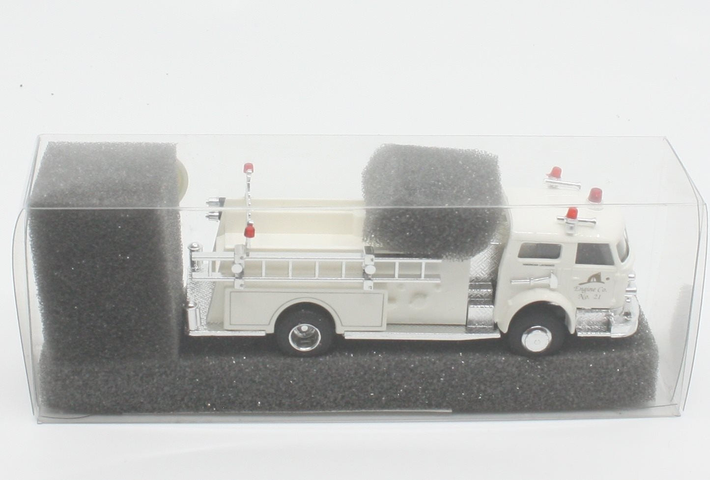 Praline 6007 HO White Pumper Co. No. 21 Fire Truck Engine