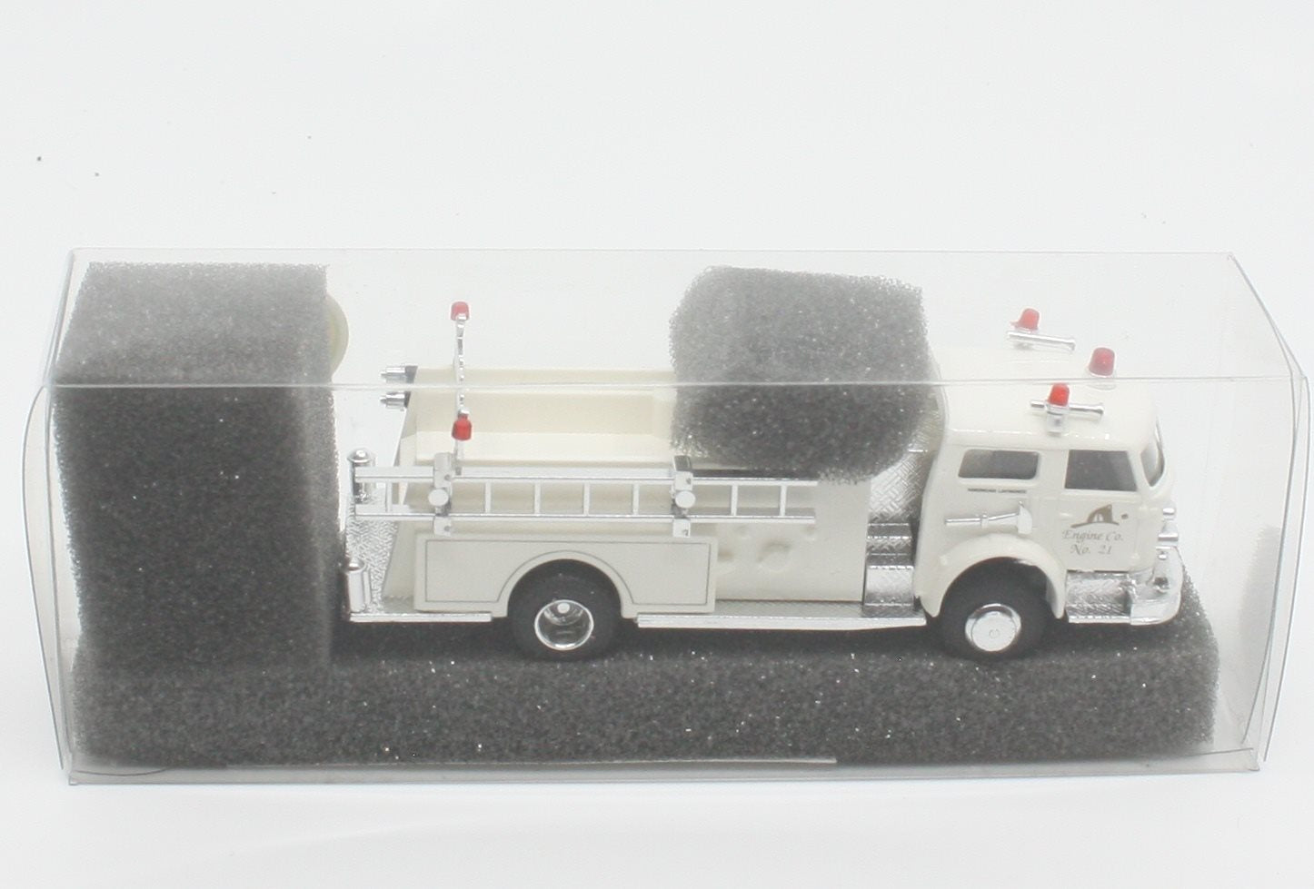 Praline 6007 HO White Pumper Co. No. 21 Fire Truck Engine