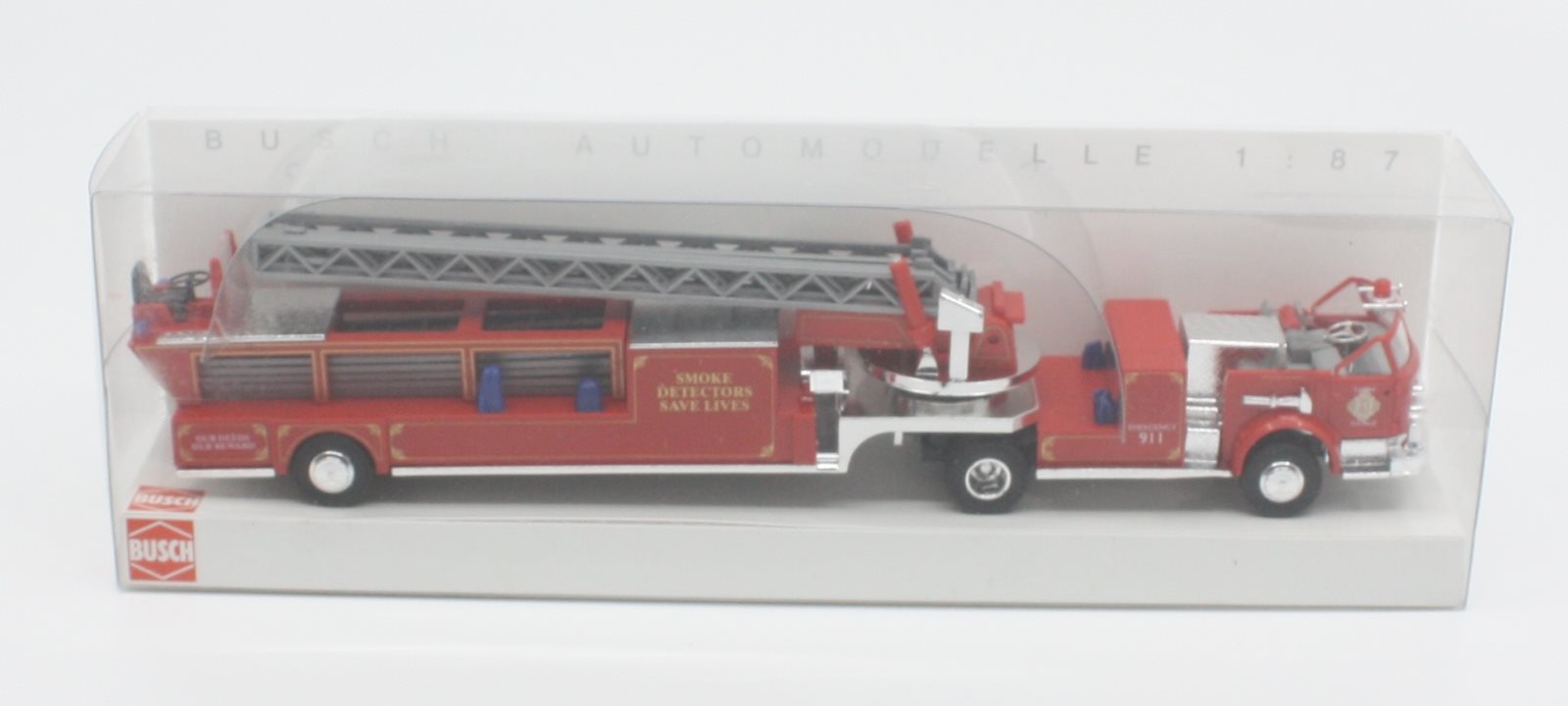 Busch 46014 Red  American LaFrance Ladder Fire Truck Open Cab