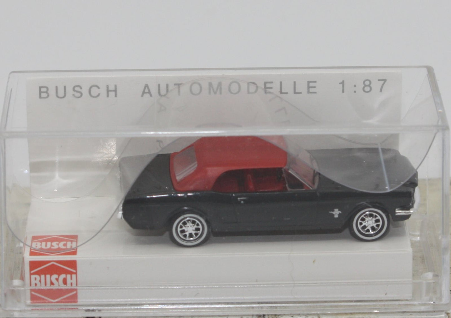 Busch 47501 HO '64 Black Mustang Convertible w/Red Top
