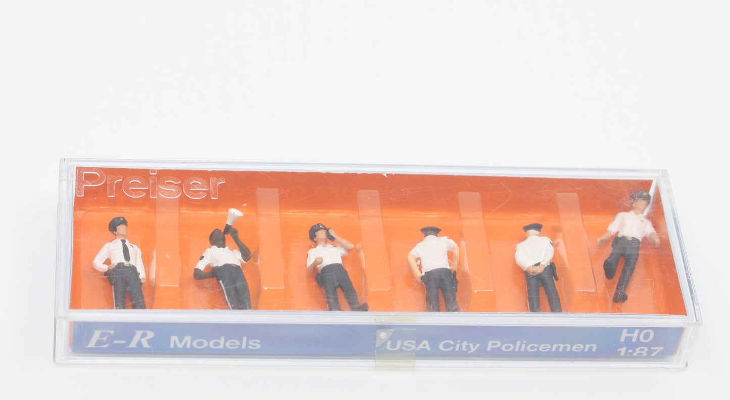E-R Models 1010062 HO USA City Policemen Figures (Set of 6)