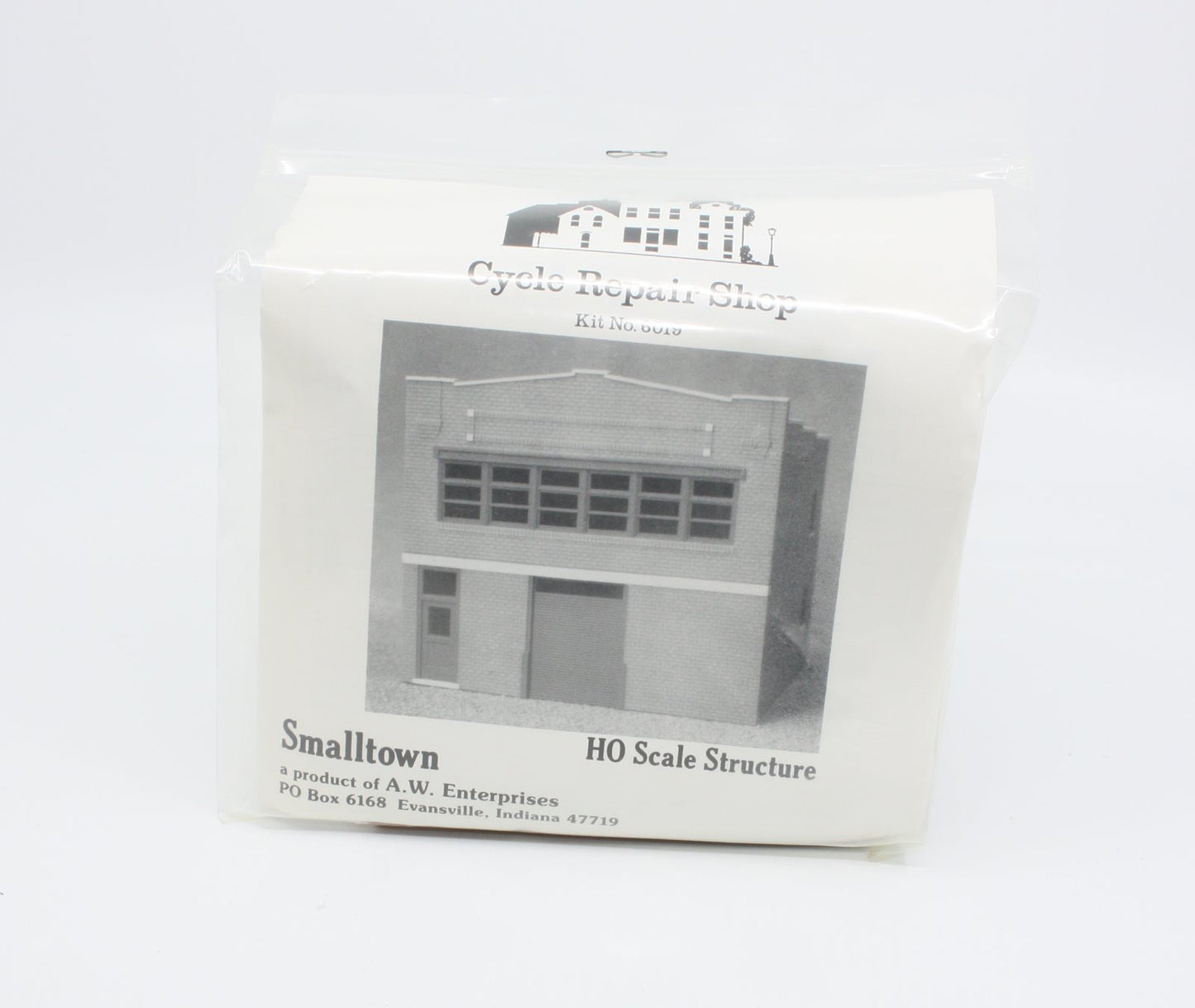 Smalltown USA 699-6019 HO Cycle Repair Shop Kit