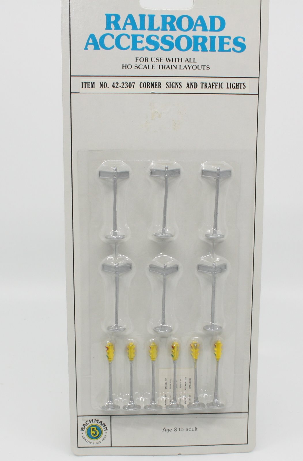 Bachmann 42-2307 HO Corner Signs and Traffic Lights