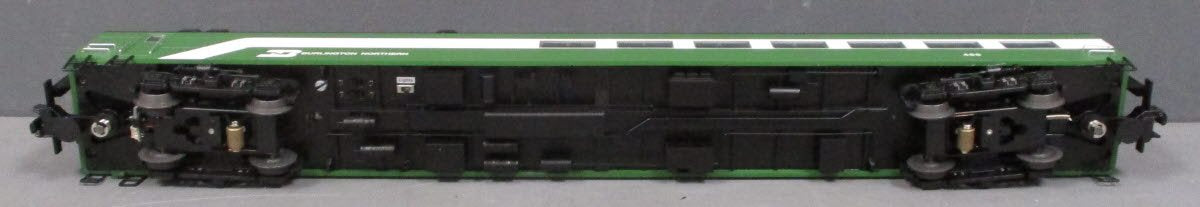 Lionel 6-84053 Burlington Northern 21" Diner Car with StationSounds #455