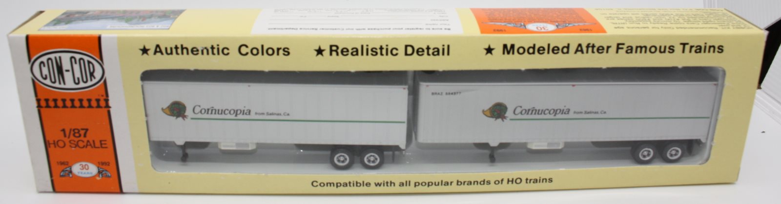 Con-Cor 0004-008204 HO 45' Rivet Side Dry Van Cornucopia Foods with 2 Trailers