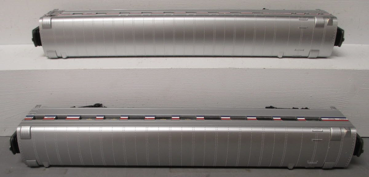 MTH 20-66096 O Amtrak 70' Streamlined Sleeper/Diner Passenger Car Set (Set of 2)