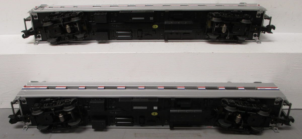 MTH 20-66096 O Amtrak 70' Streamlined Sleeper/Diner Passenger Car Set (Set of 2)