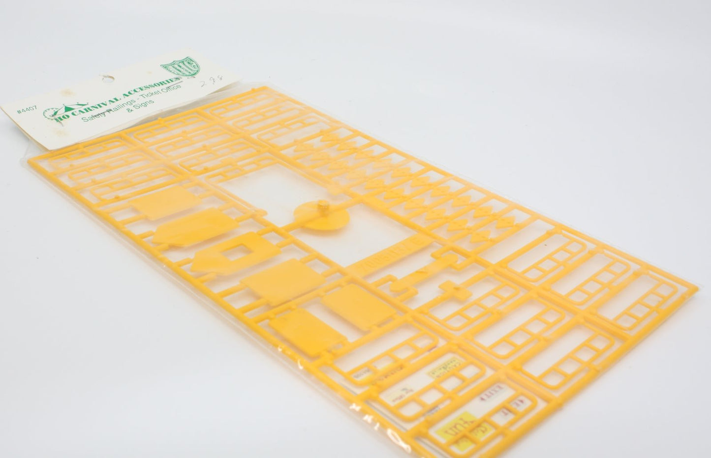 IHC 4407 HO Carnival Accessories Safety Railings-Ticket Office & Signs