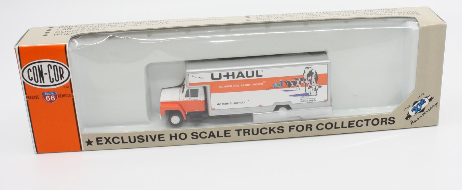 Con-Cor 0004-007014 HO Wisconsin 26' U-Haul Supermover Truck