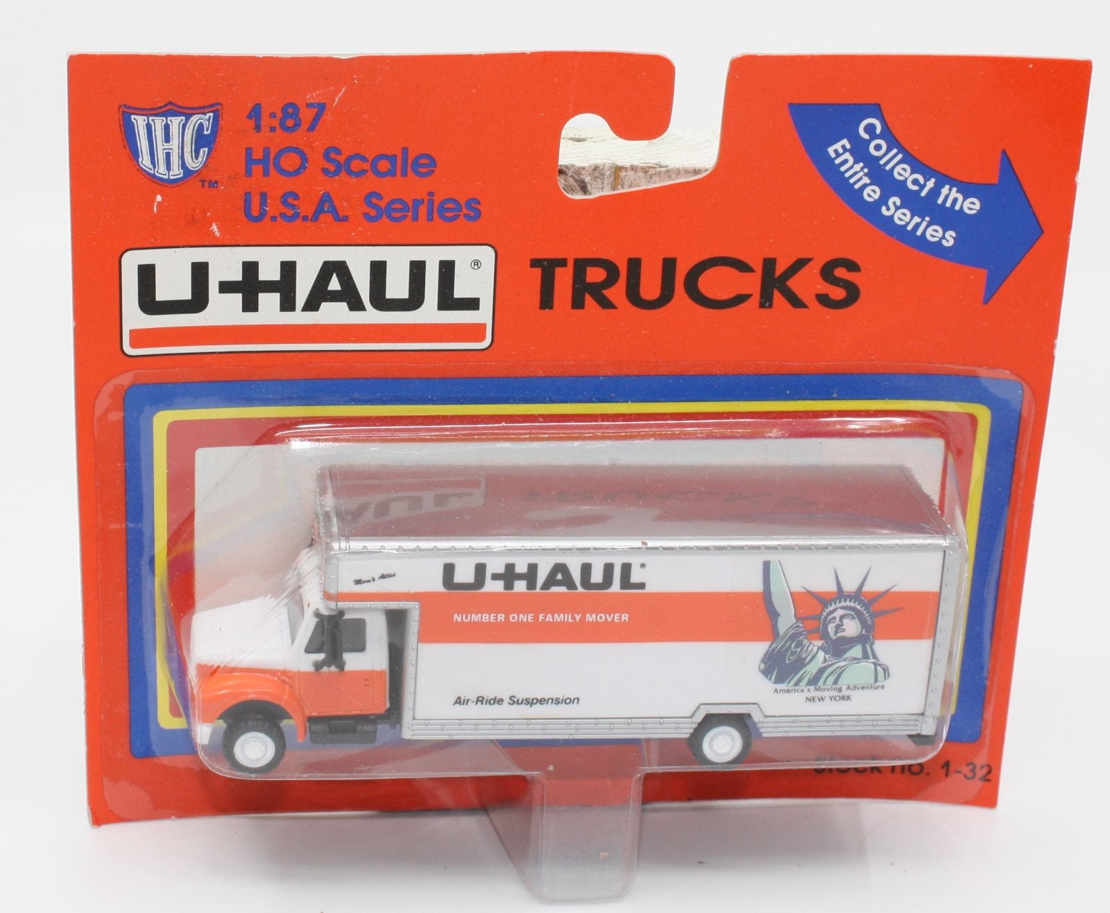 IHC 1-32 HO New York U-Haul 26' Moving Truck