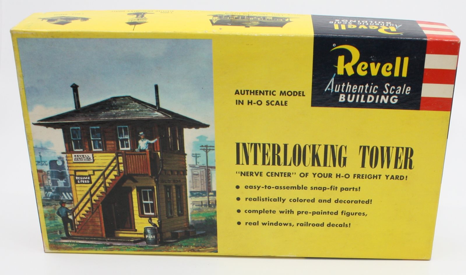 Revell T-9004:98 HO Interlocking Tower Building Kit