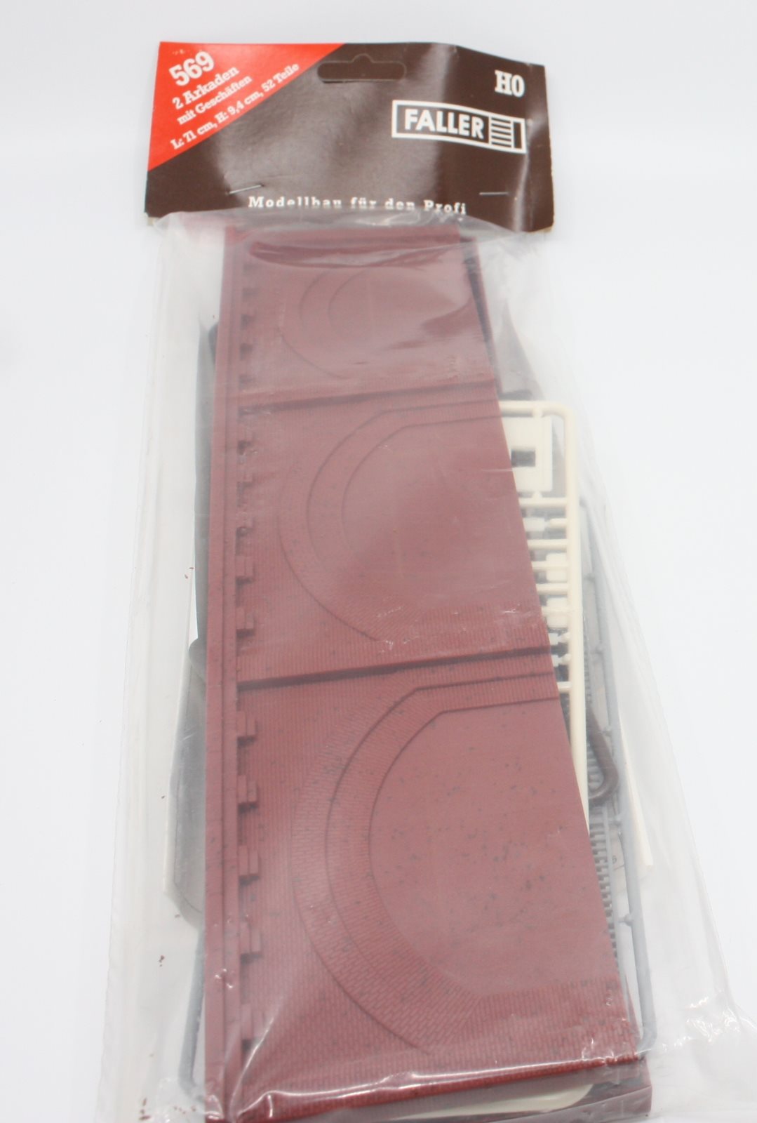 Faller 569 HO Arcades with Two Shops Built into the Arches