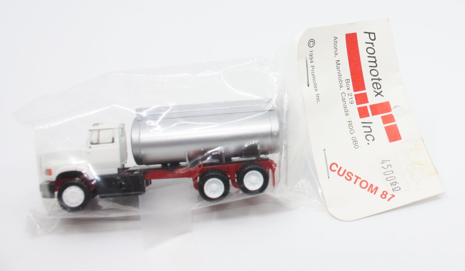 Herpa 450060 HO Ford L9000 Tank Truck