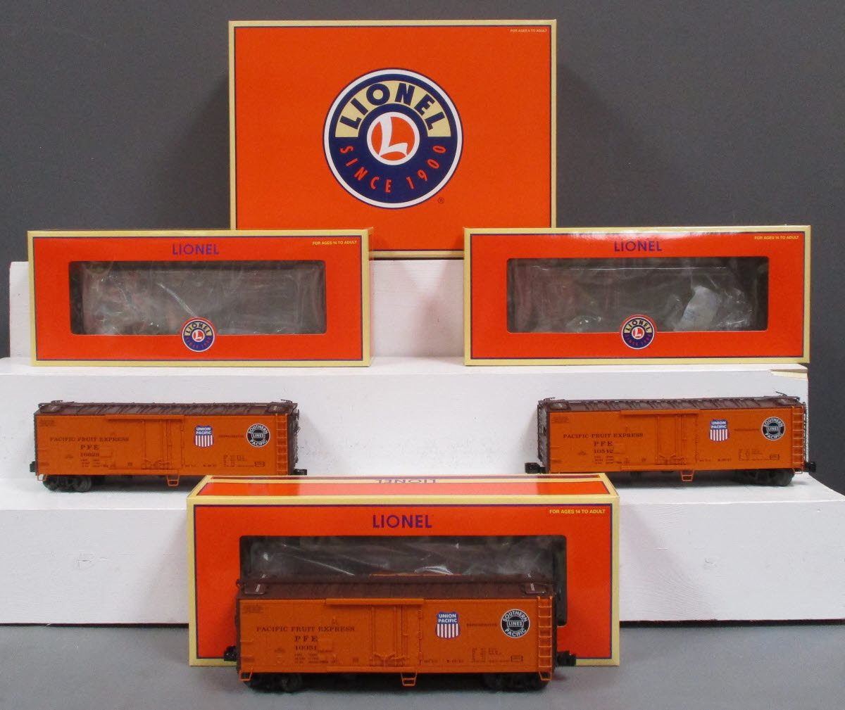 Lionel 6-27372 O Pacific Fruit Express Steel-Sided Refrigerator Car (Pack of 3)