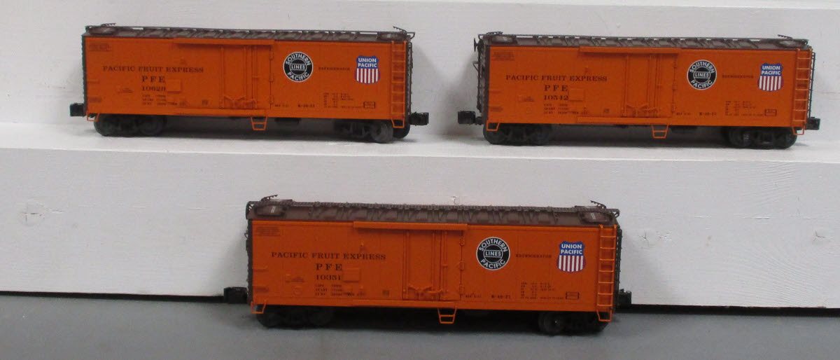 Lionel 6-27372 O Pacific Fruit Express Steel-Sided Refrigerator Car (Pack of 3)