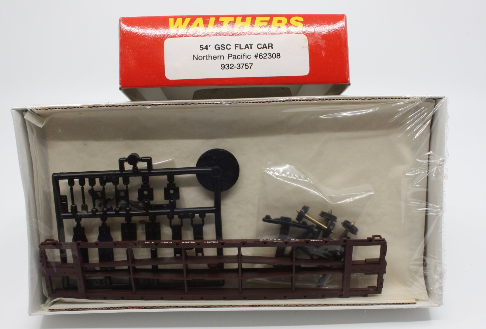 Walthers 932-3757 HO Scale Northern Pacific 54' GSC Flat Car # 62375 Kit