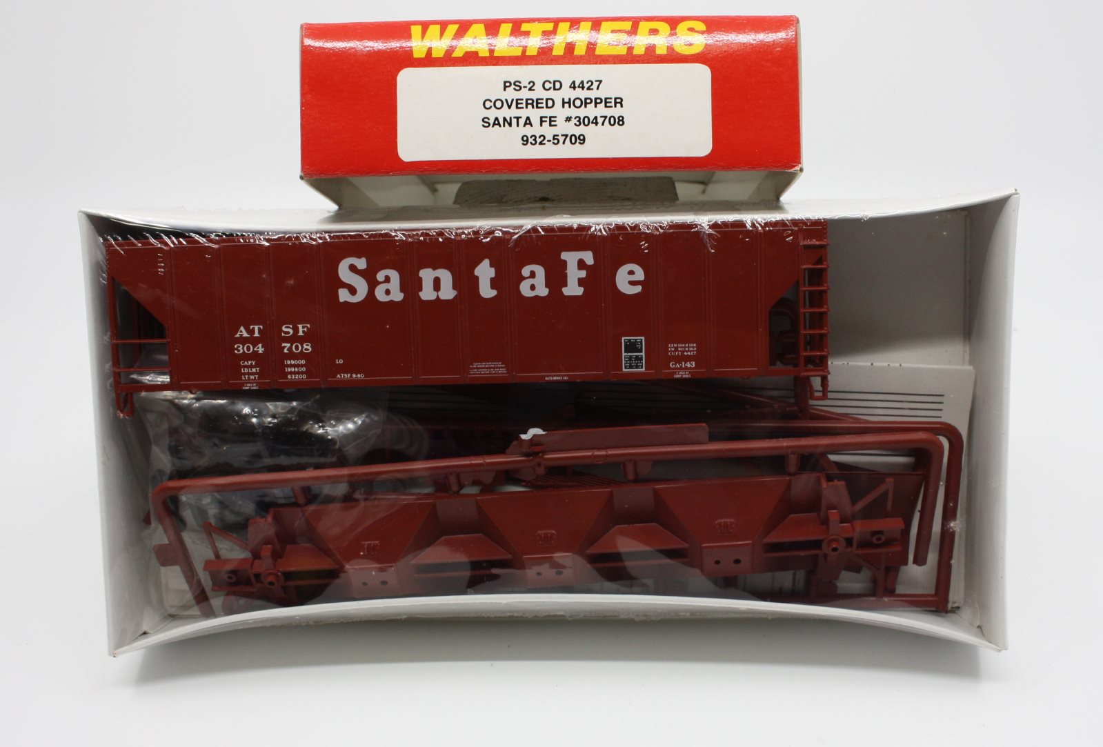 Walthers 932-5709 HO PS-2 CD 4427 Covered Hopper Santa Fe