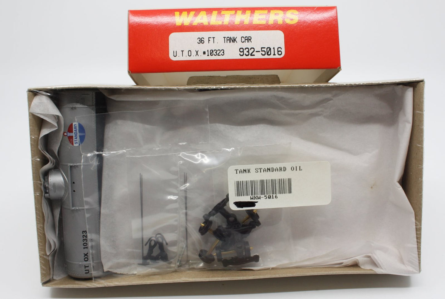 Walthers 932-5016 HO 36 Foot Tank Car UTOX