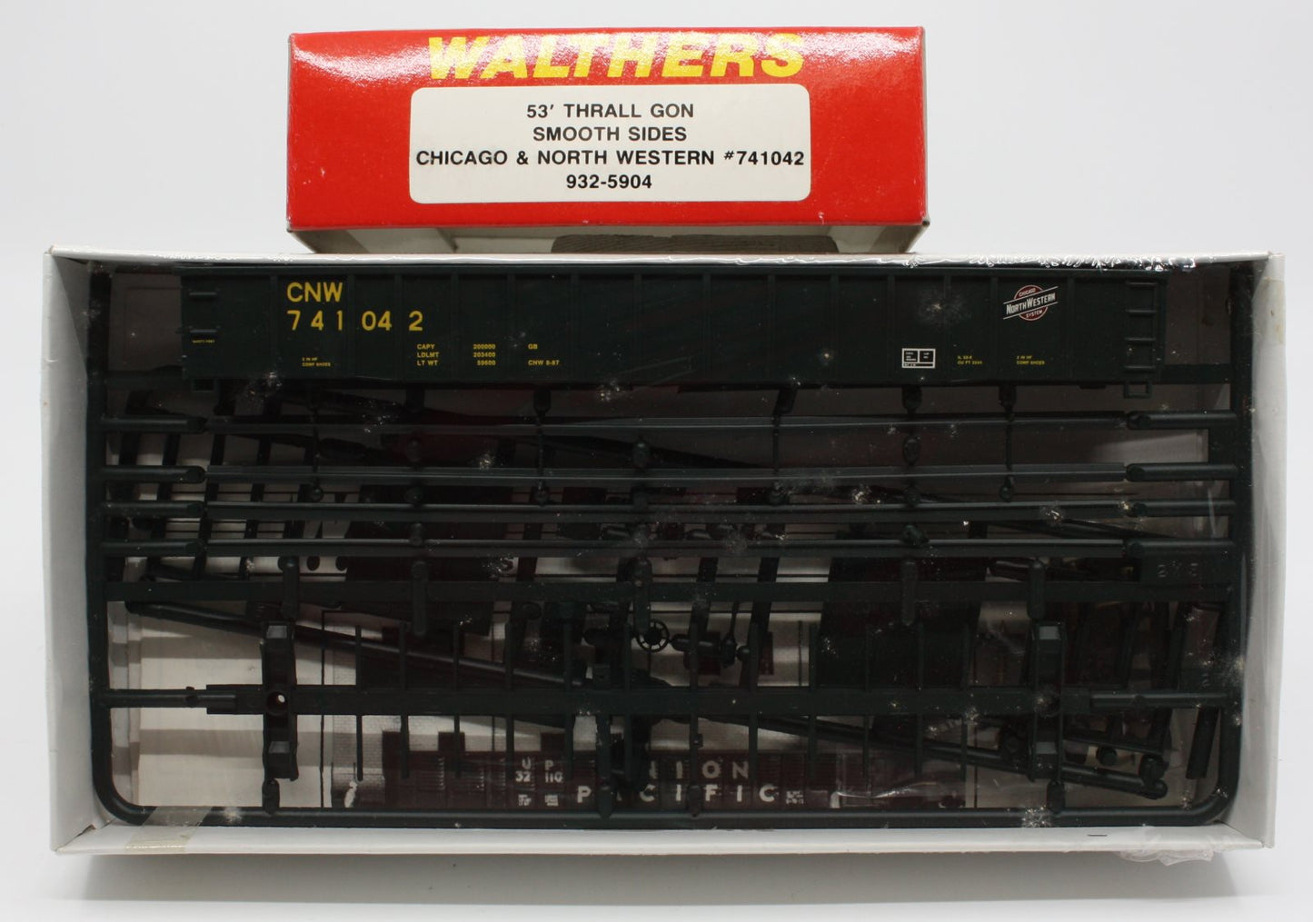 Walthers 932-5904 HO C&NW 53' Thrall  Gondola #741042 Kit