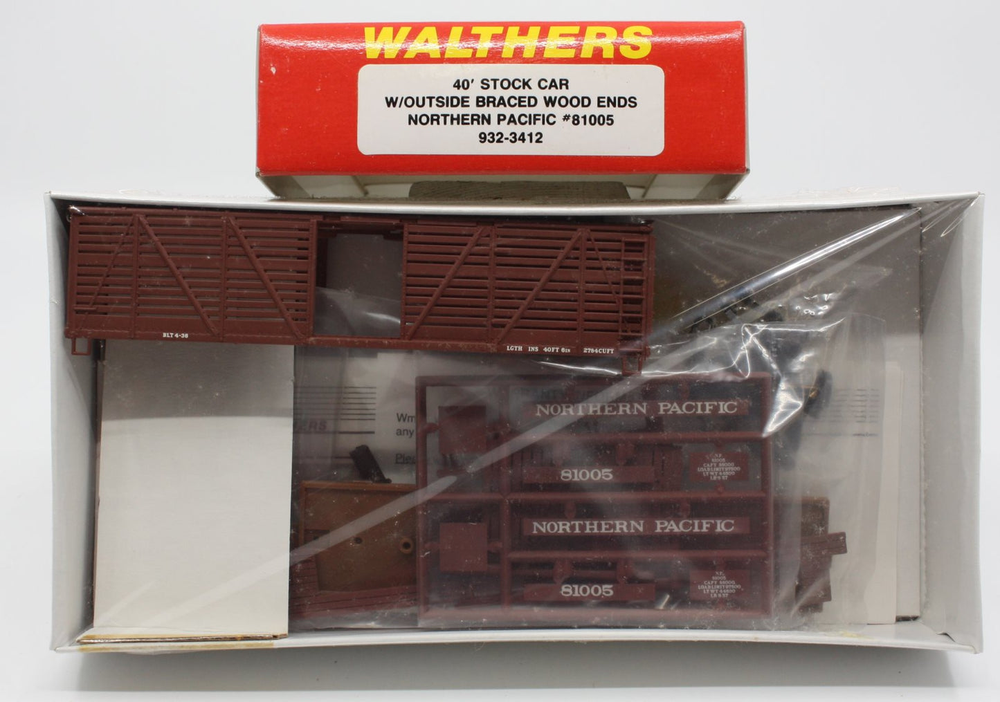 Walthers 932-3412 HO NP 40' Stock Car w/ Outside Braced Wood Ends Kit