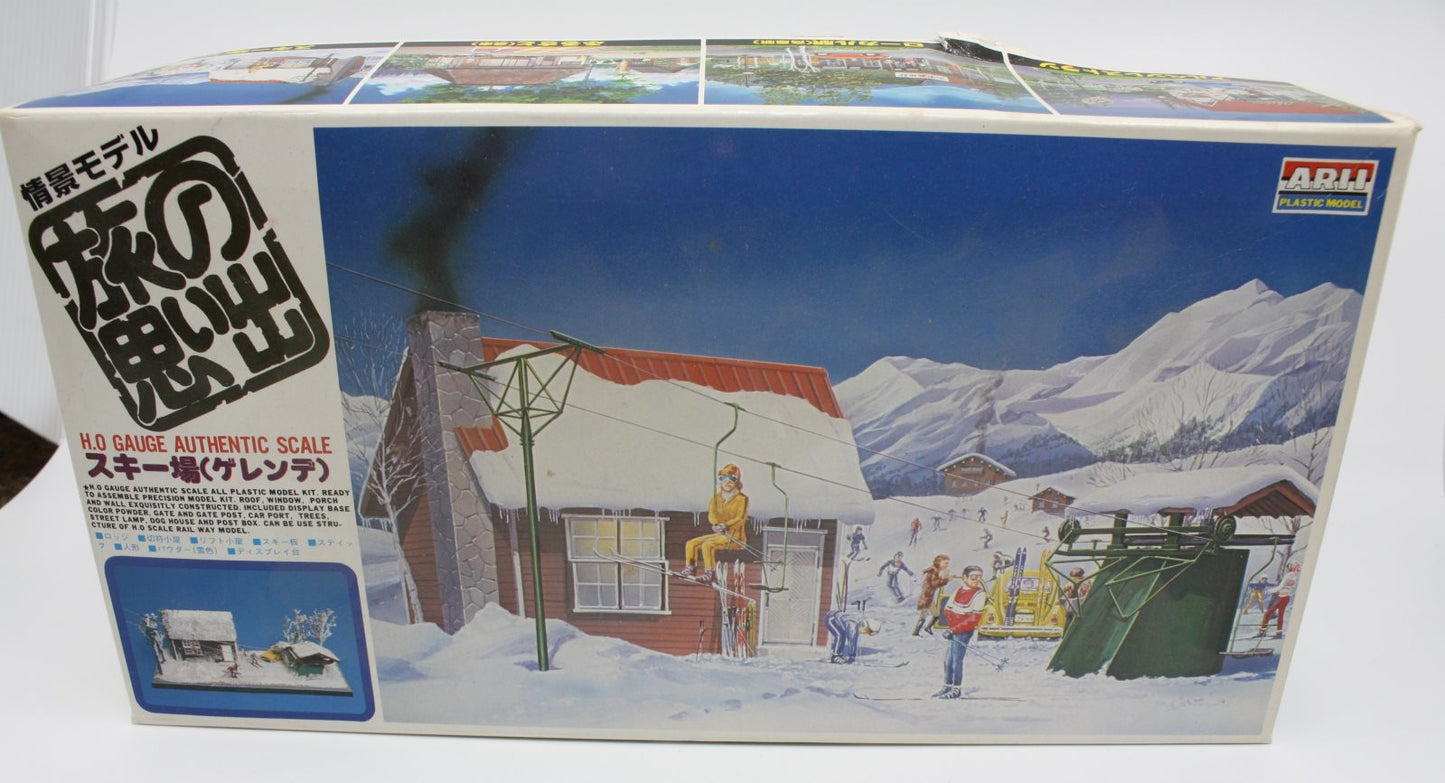 ARII 4 HO Ski Resort Building Kit