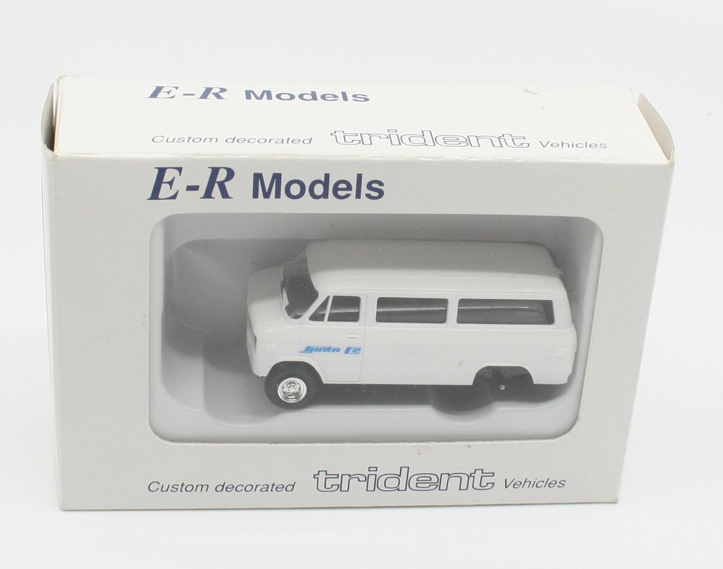 E-R Models 040-90401 HO Sante Fe Crew Van