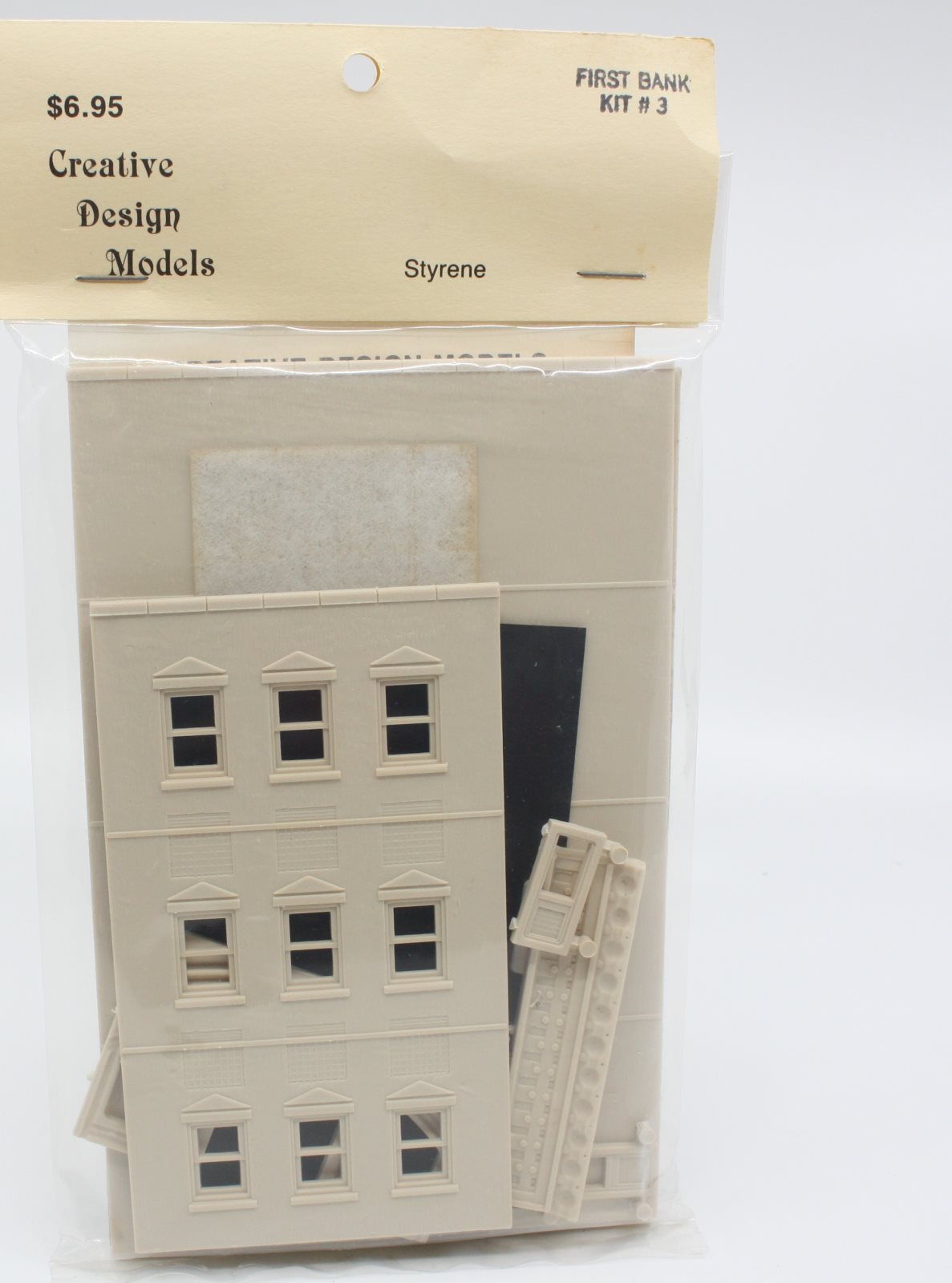 Creative Design Models 3 HO First Bank Building Kit