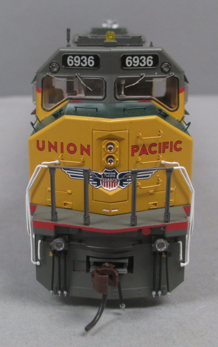 Athearn G69559 HO Union Pacific EMD DDA40X Diesel Locomotive #6936 w/DCC & Sound