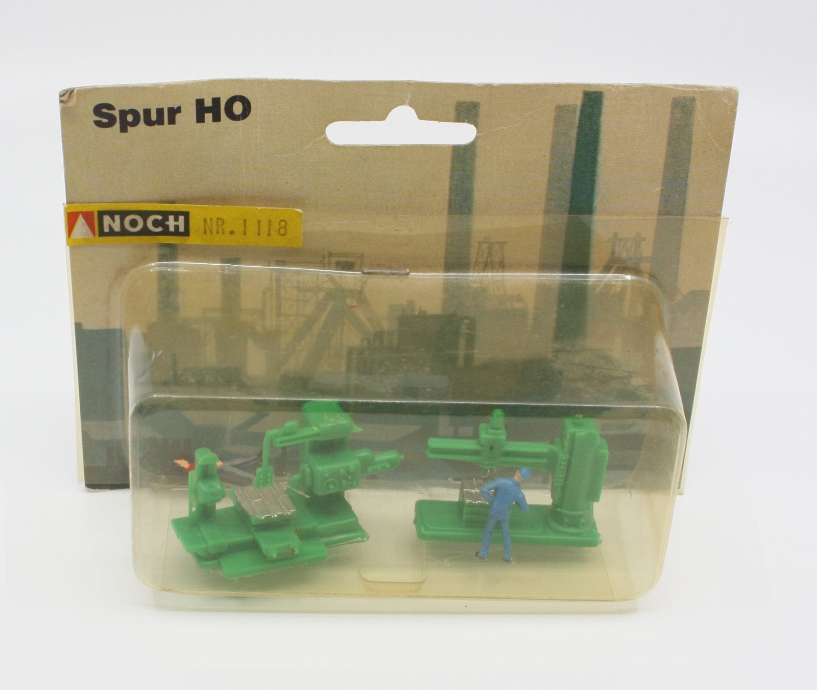 Noch 1118 HO Workers with Machinery Figures (Set of 3)