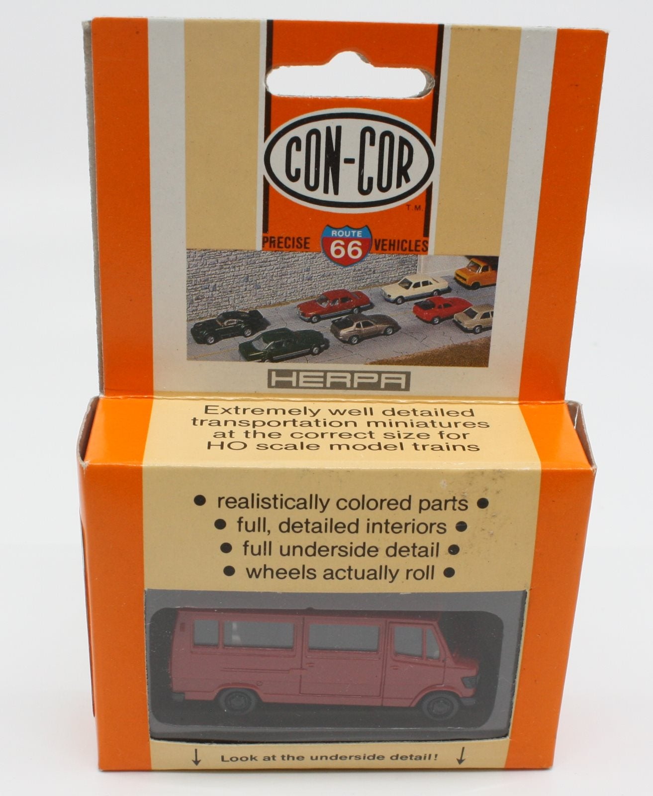 Con-Cor 0004-000207 HO Red Commuter Van