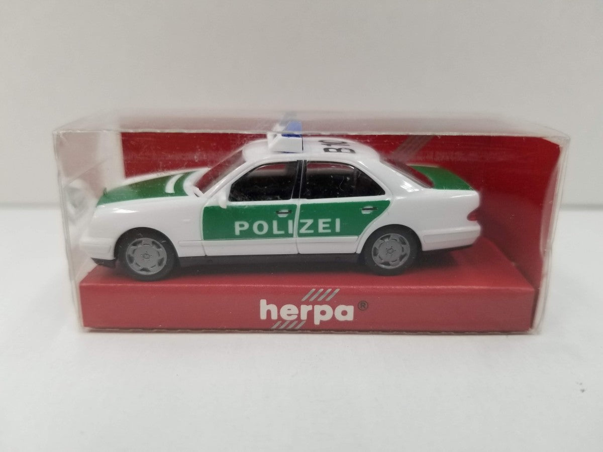 Herpa 042864 HO Mercedes-Benz E 320 Police in White & Green