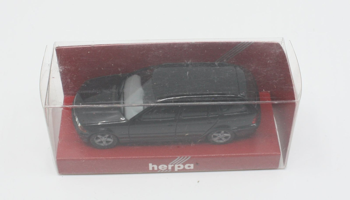 Herpa 022873 HO BMW 3 Series Touring in Black
