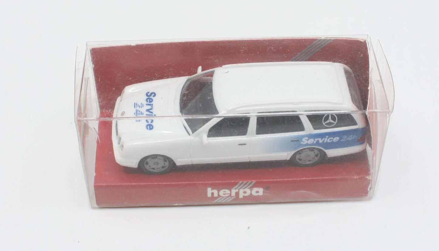 Herpa 043915 HO Mercedes-Benz E 200T Taxi Service in White